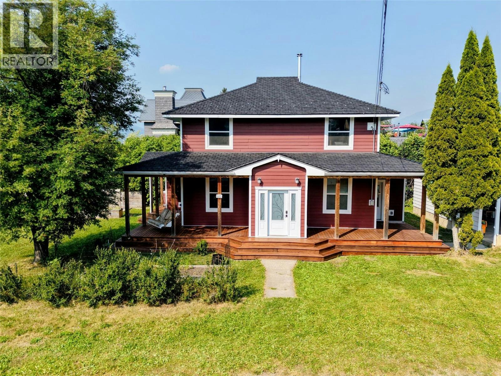 602 5 Avenue, Fernie, BC, V0B 1M0