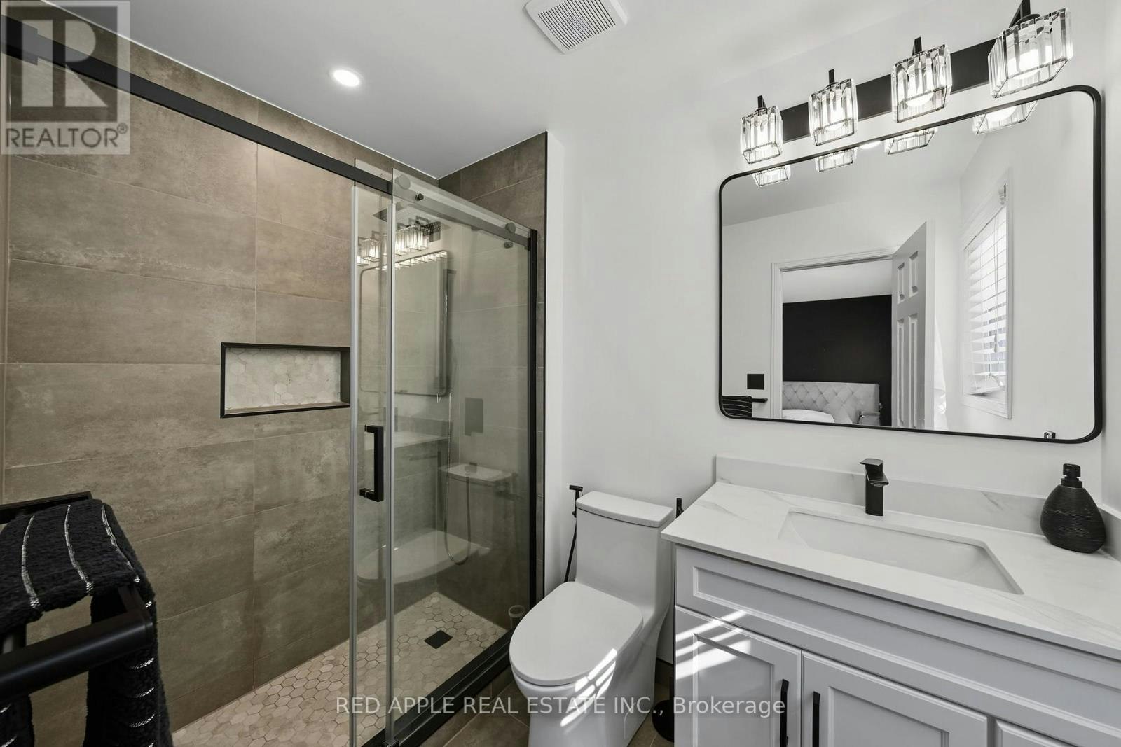 17 Booth Street, Bradford West Gwillimbury, ON, L3Z 0A4 - 24