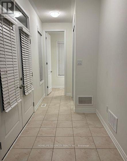 39 Boothill Drive, Brampton, ON, L7A 5E4 - 2