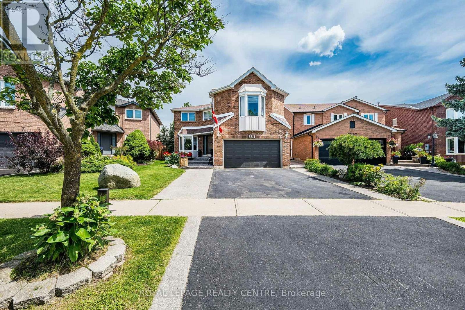 3211 Dovetail Mews, Mississauga, ON, L5L 5K4