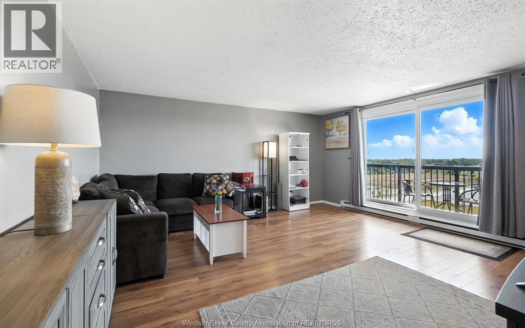 909-3936 Wyandotte Street East, Windsor, ON, N8Y 4V1