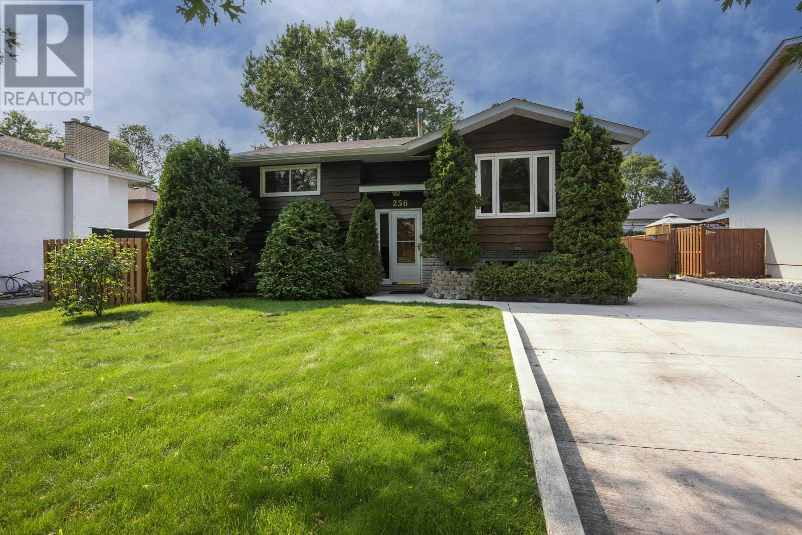 256 Fairbanks Crescent, Thunder Bay, ON, P7B 5L9