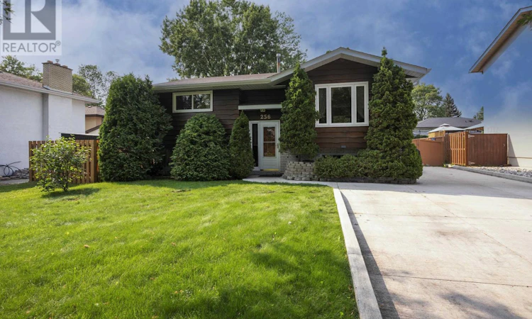 256 Fairbanks Crescent