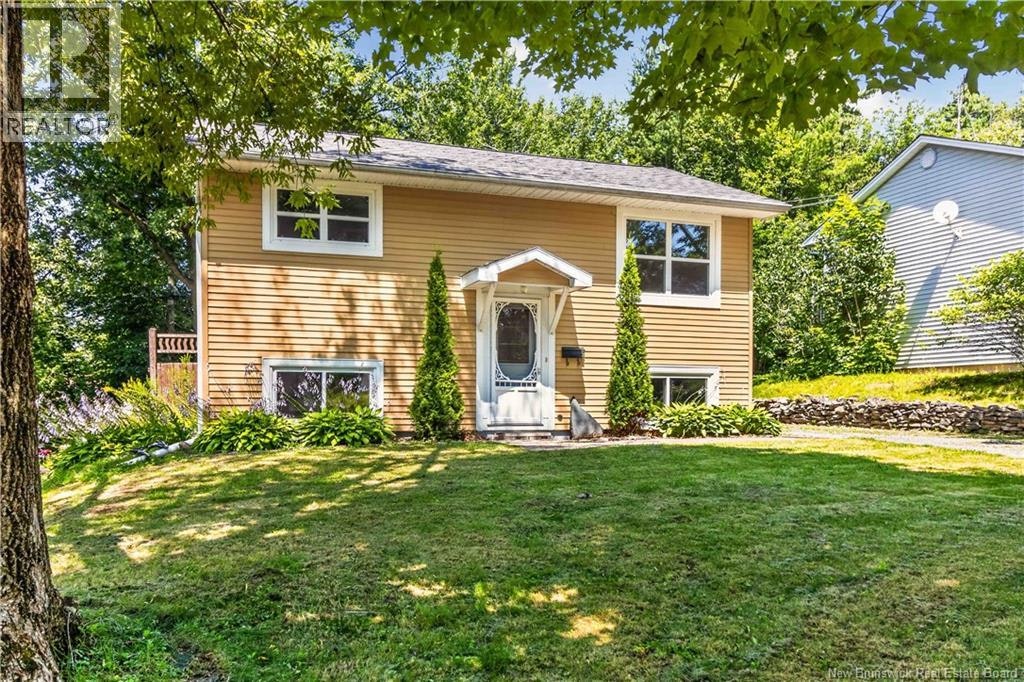 5 Lilac Crescent, Fredericton, NB, E3A 2G7
