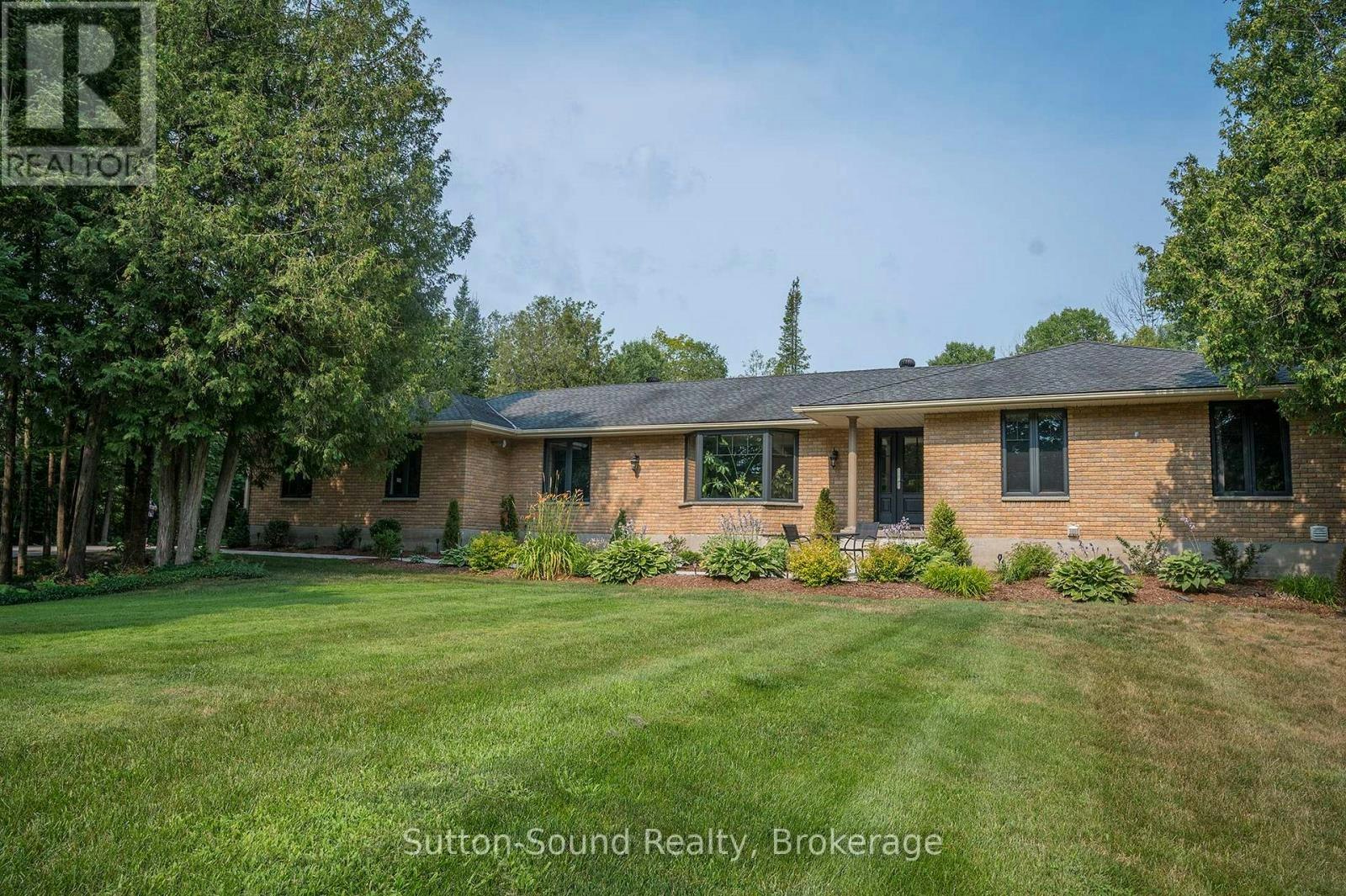 286 Balmy Beach Road N, Georgian Bluffs, ON, N4K 5N4