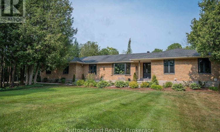 286 Balmy Beach Road N