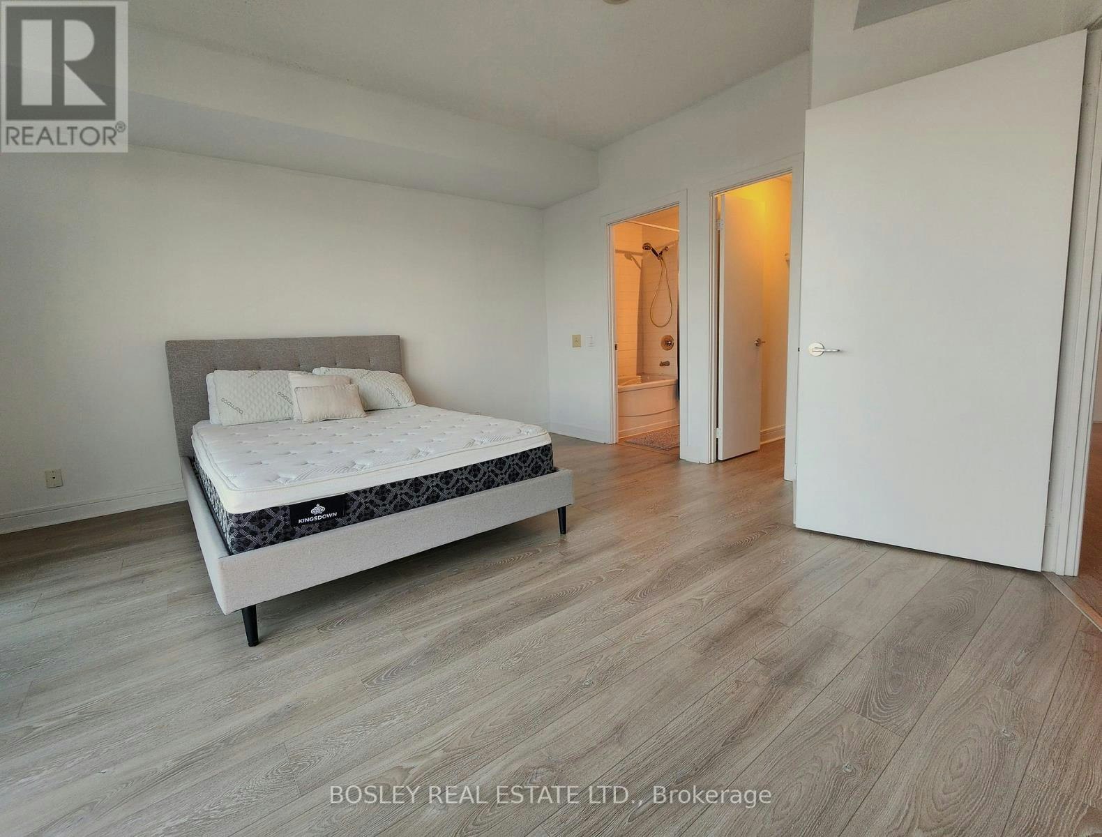 S2307-112 George Street, Toronto, ON, M5A 2M5 - 4