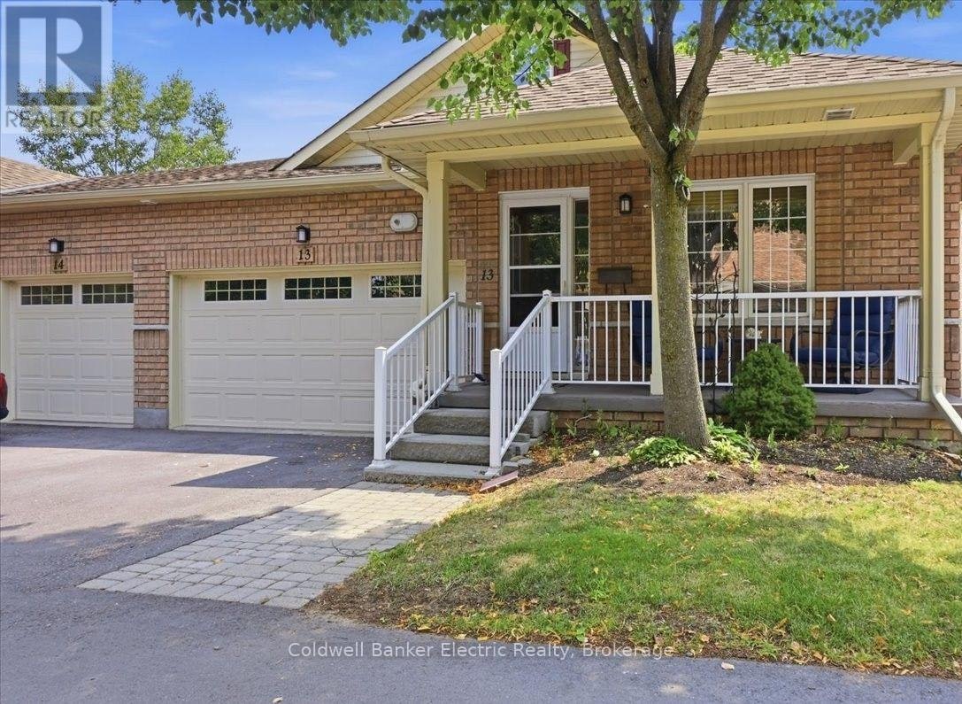 13-877 Wentworth Street, Peterborough, ON, K9J 8R7
