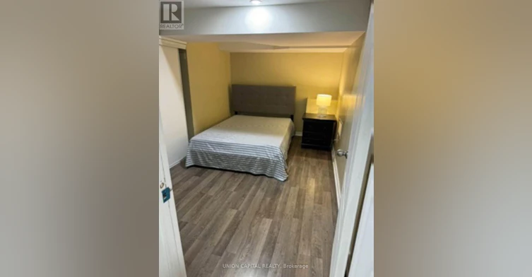 ROOM A-427 Rossland Road W, Oshawa, ON, L1J 3G9 - 2