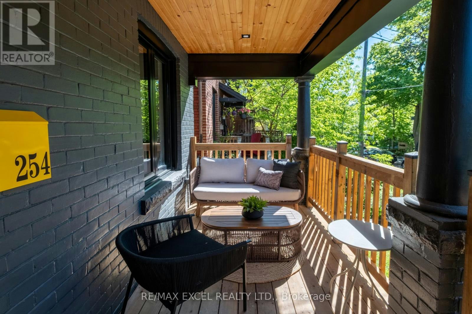 254 Bain Avenue, Toronto, ON, M4K 1G3 - 4