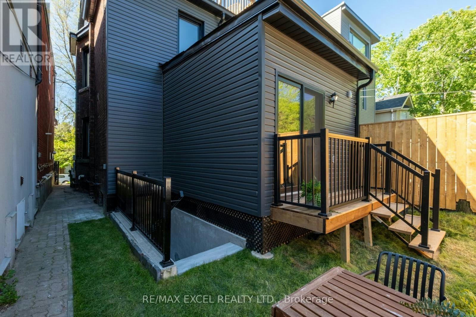 254 Bain Avenue, Toronto, ON, M4K 1G3 - 36