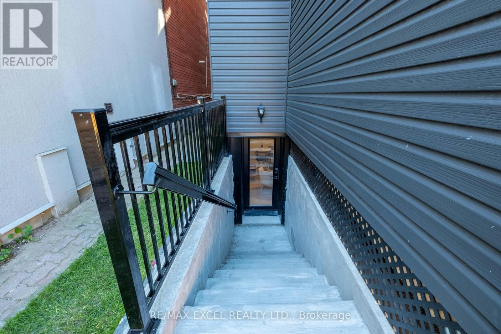 254 Bain Avenue, Toronto, ON, M4K 1G3 - 37