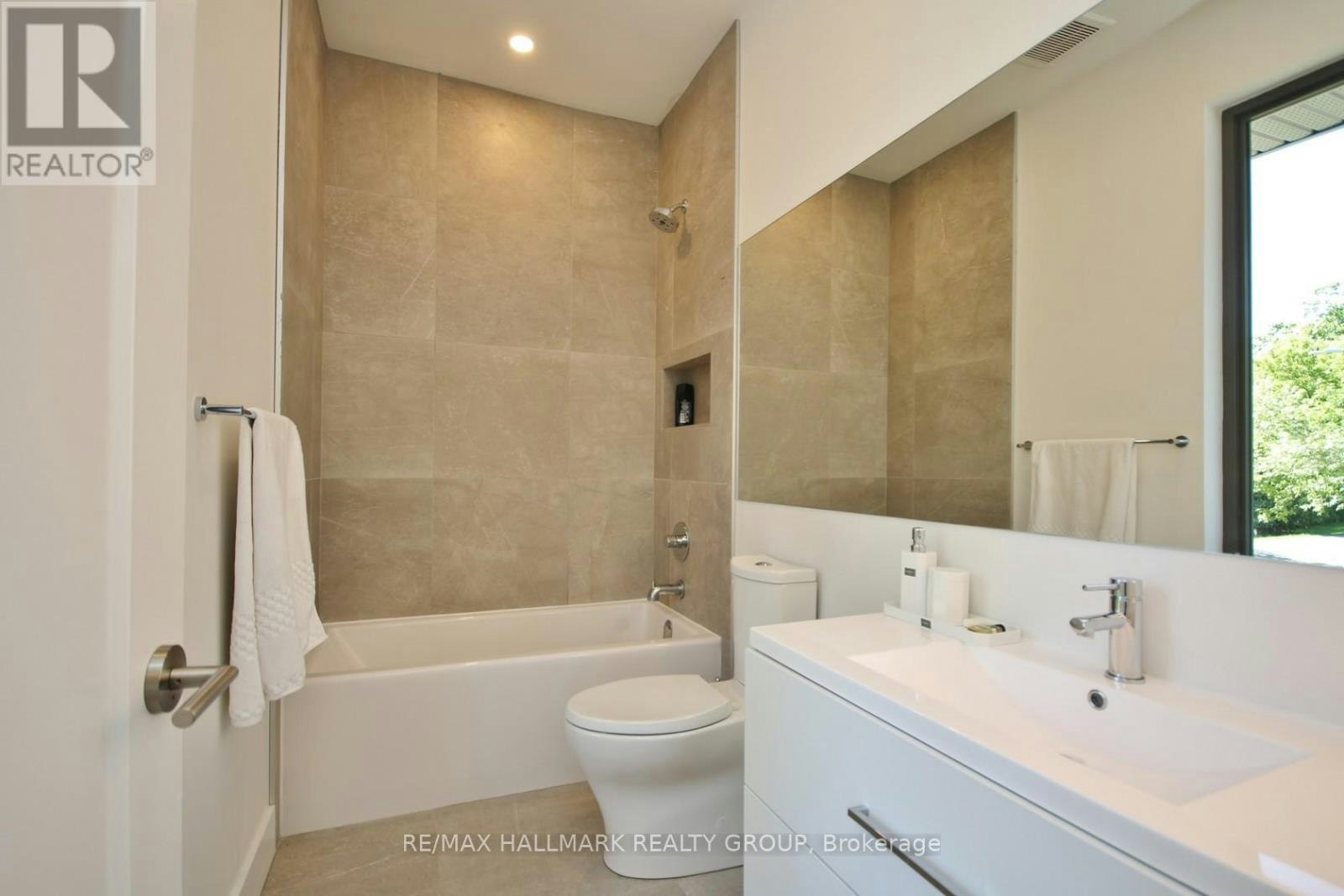 51 Chippewa Avenue, Ottawa, ON, K2G 1Y1 - 32