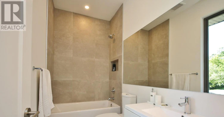 51 Chippewa Avenue, Ottawa, ON, K2G 1Y1 - 32