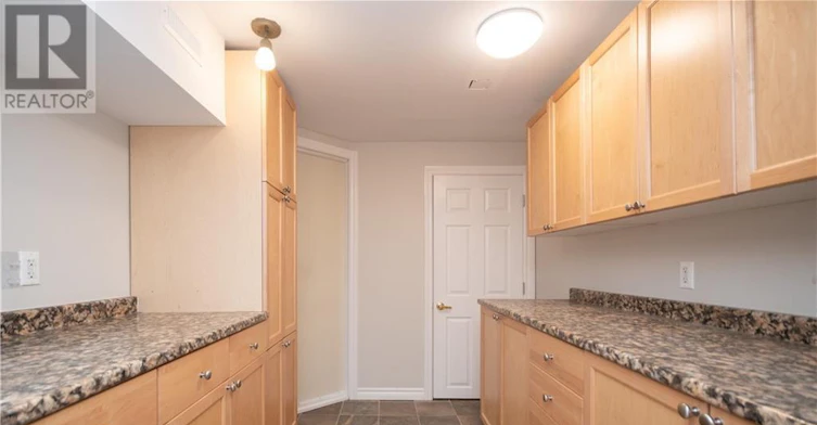 B-13 Donna Street, Ottawa, ON, K2G 2V5 - 11