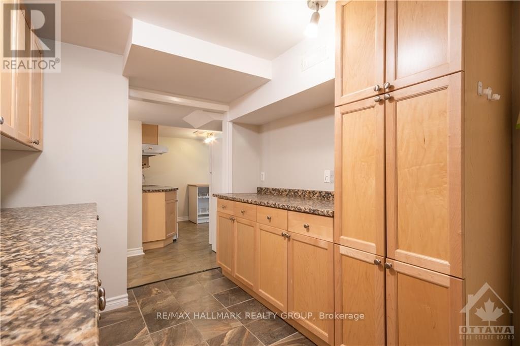 B-13 Donna Street, Ottawa, ON, K2G 2V5 - 9