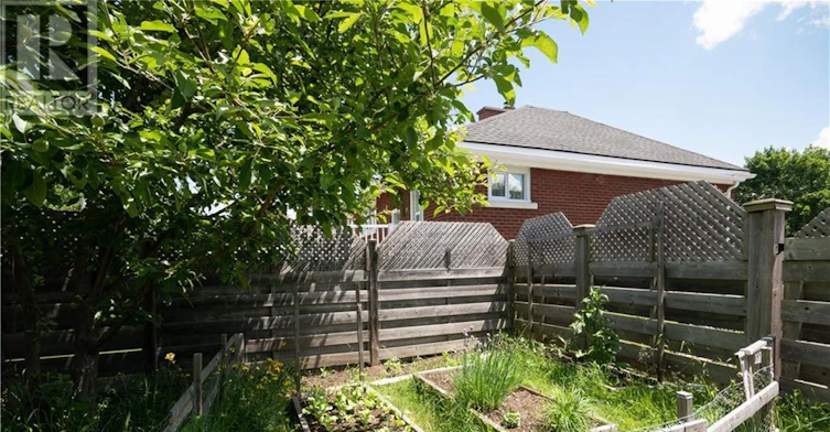 B-13 Donna Street, Ottawa, ON, K2G 2V5 - 27