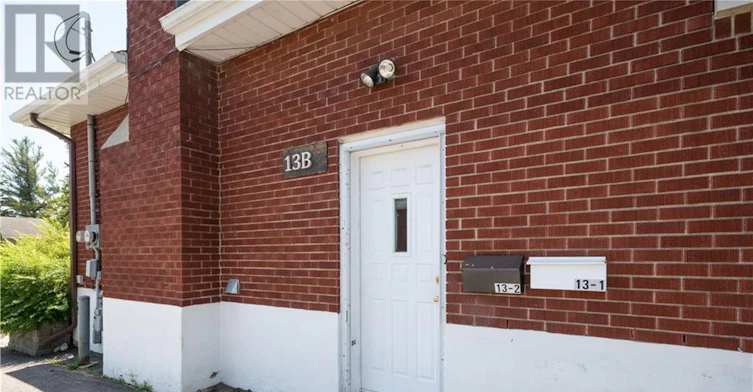 B-13 Donna Street, Ottawa, ON, K2G 2V5 - 2