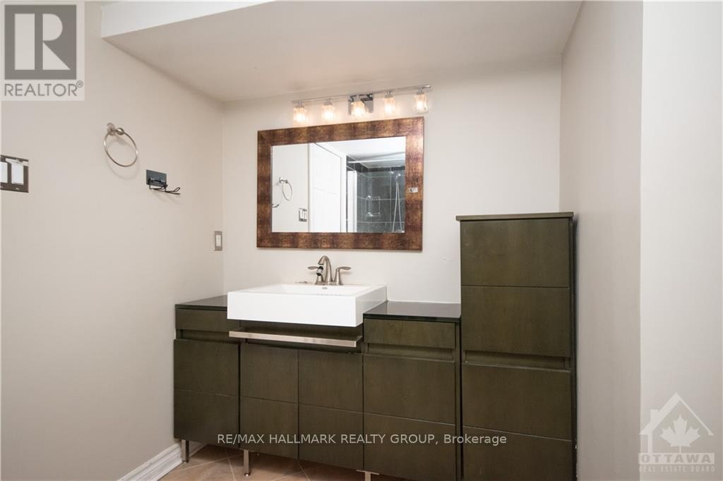 B-13 Donna Street, Ottawa, ON, K2G 2V5 - 19