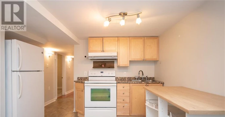 B-13 Donna Street, Ottawa, ON, K2G 2V5 - 4