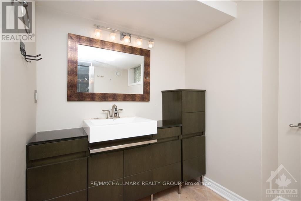 B-13 Donna Street, Ottawa, ON, K2G 2V5 - 18