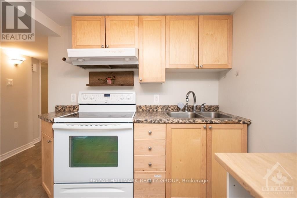 B-13 Donna Street, Ottawa, ON, K2G 2V5 - 5