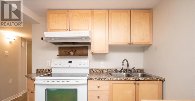 B-13 Donna Street, Ottawa, ON, K2G 2V5 - 5