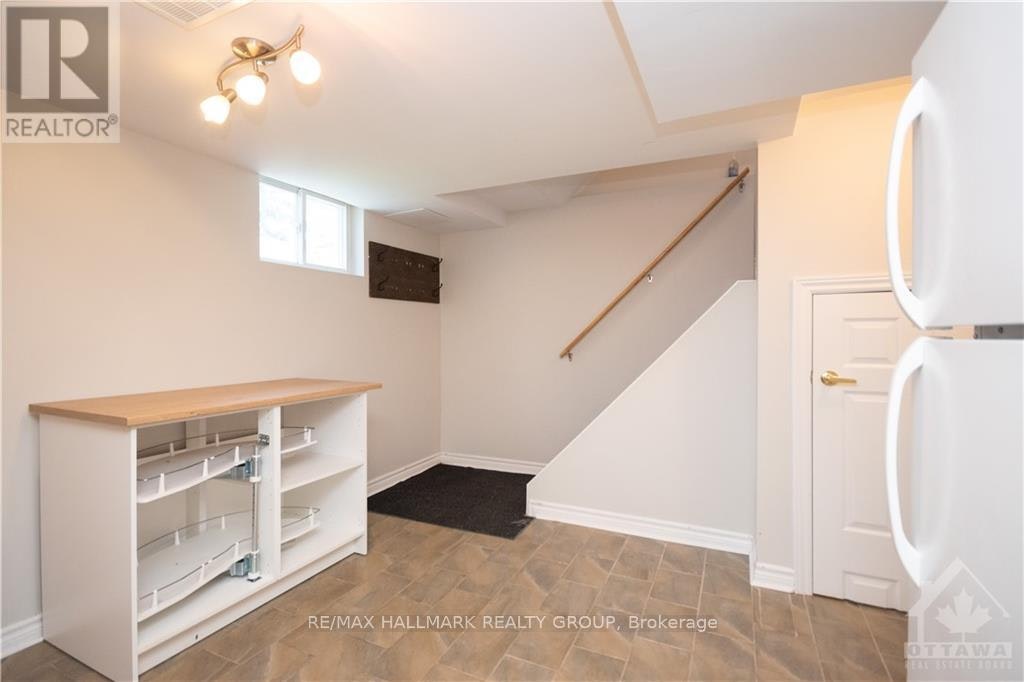 B-13 Donna Street, Ottawa, ON, K2G 2V5 - 7