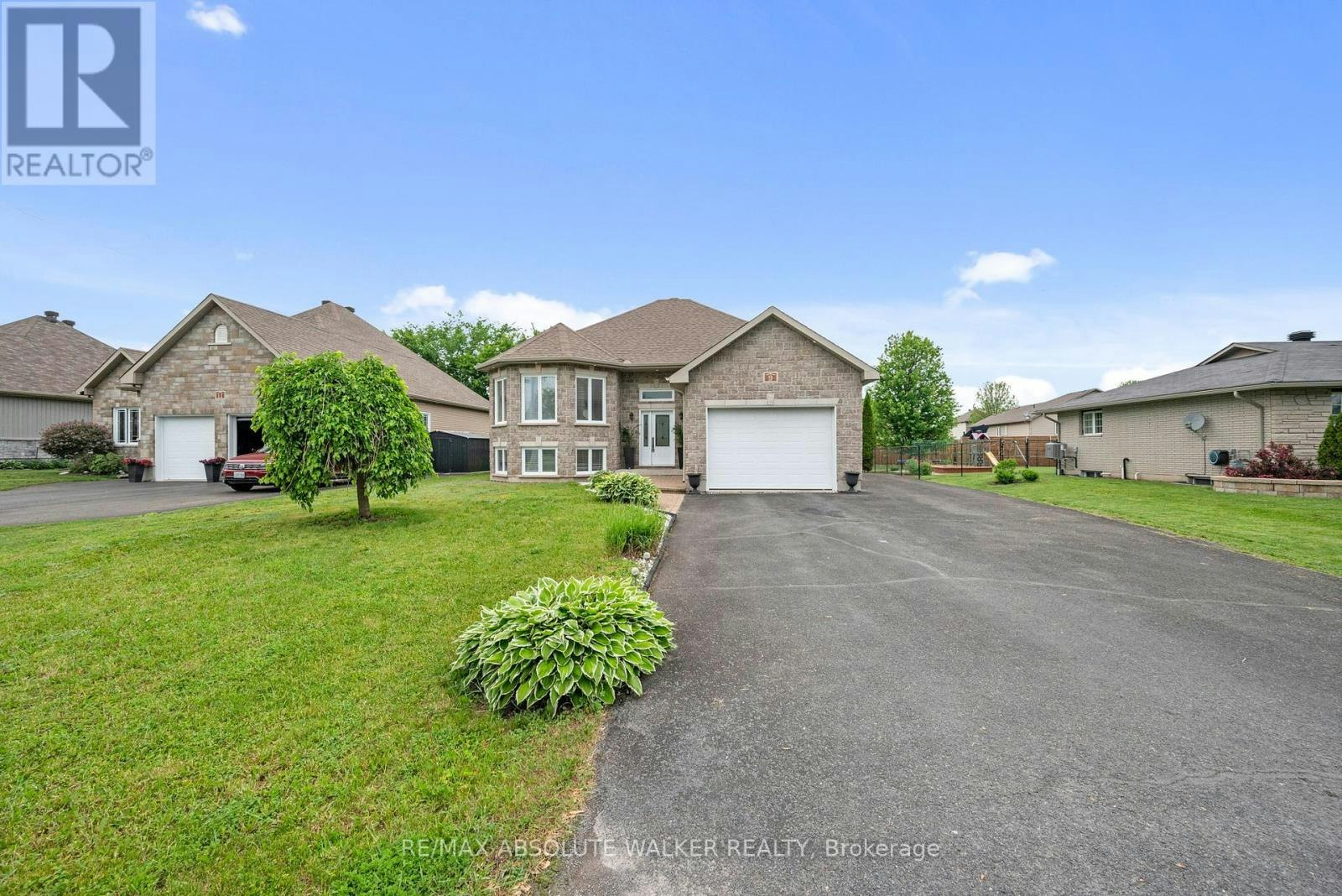 9 Gloss Street, Monkland, ON, K0A 1R0