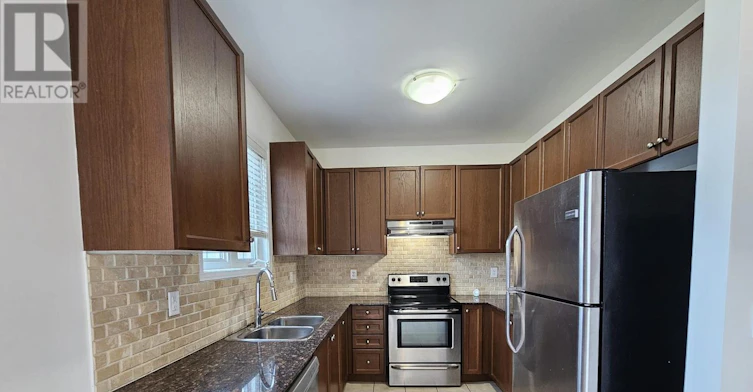 12-745 Farmstead Drive, Milton, ON, L9T 8B1 - 2