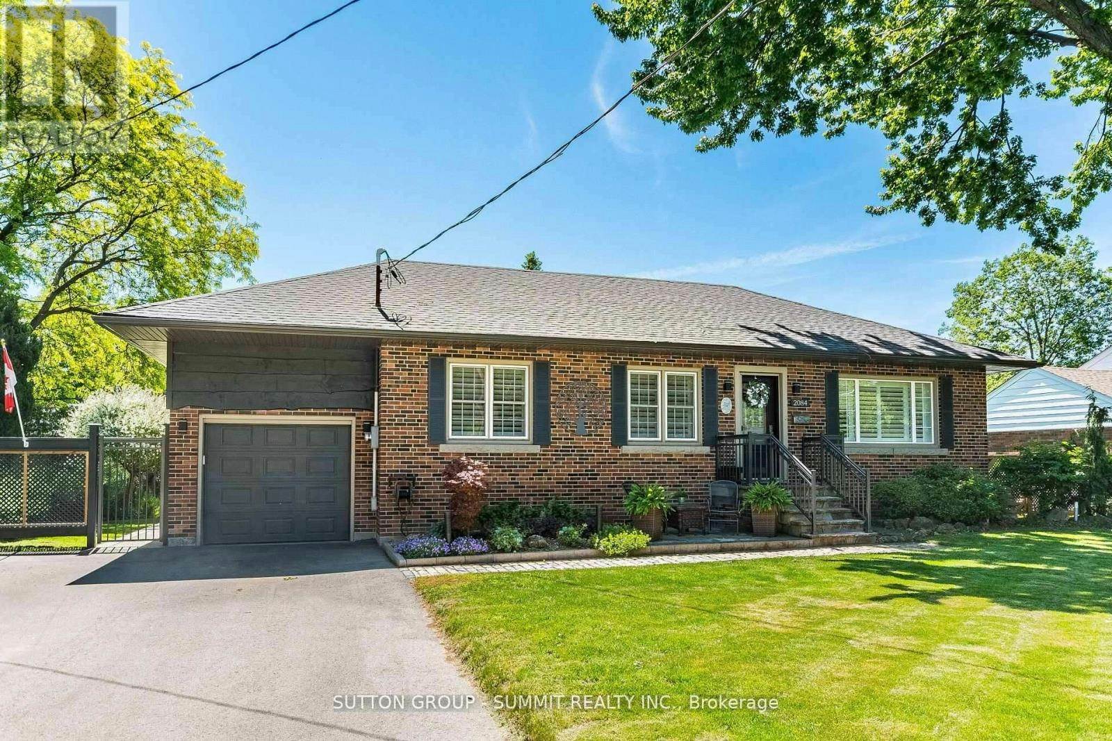2084 Edinburgh Drive, Burlington, ON, L7R 2C9