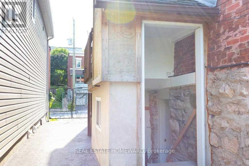 LOWER-81 Sweetland Avenue, Ottawa, ON, K1N 7T9 - 3