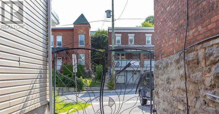 LOWER-81 Sweetland Avenue, Ottawa, ON, K1N 7T9 - 2