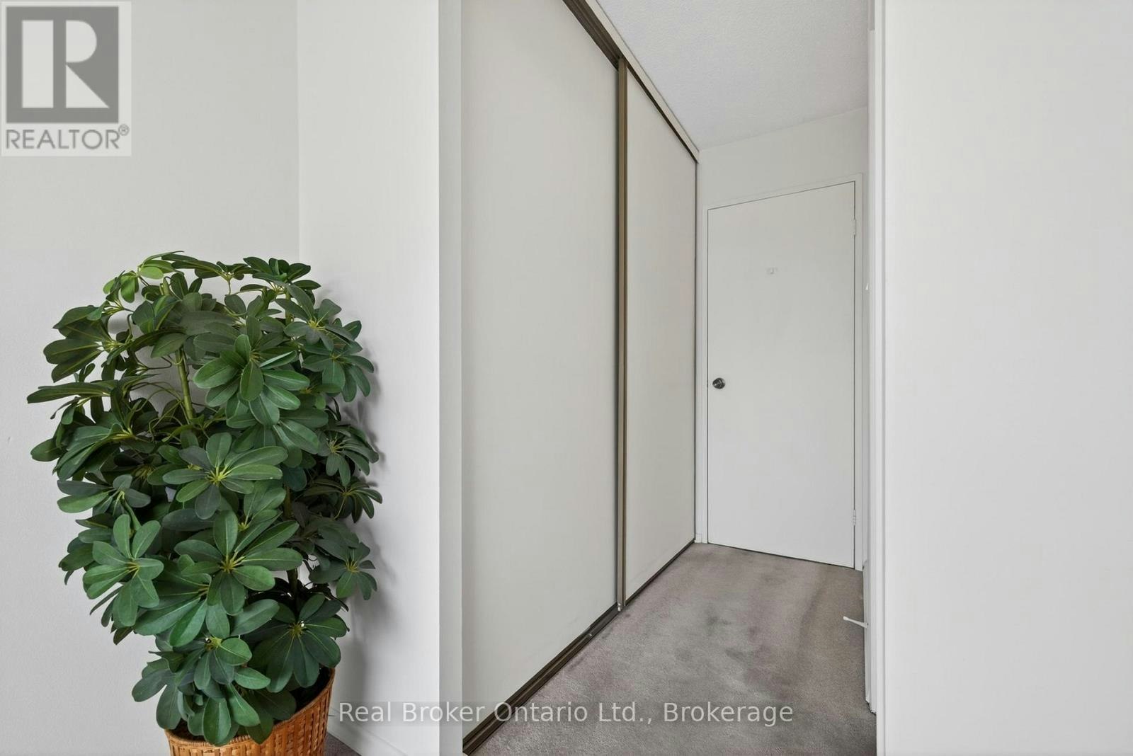811-23 Woodlawn Road E, Guelph, ON, N1H 7G6 - 30