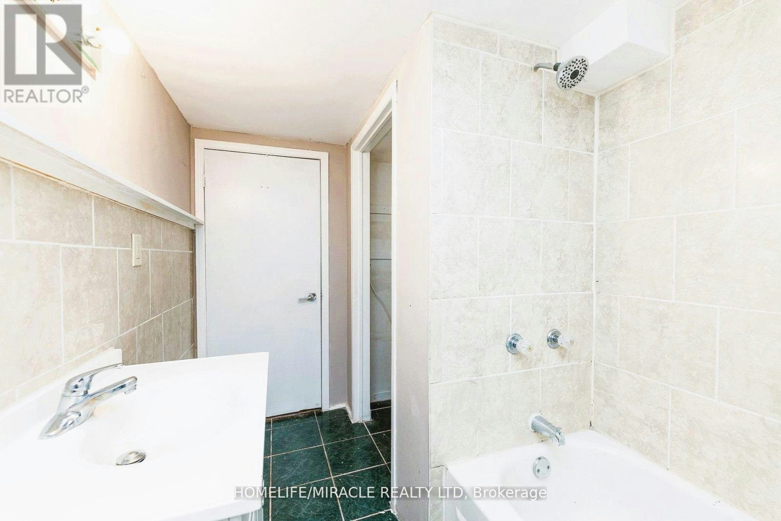 BSMT-1251 Warden Avenue, Toronto, ON, M1R 2R4 - 13