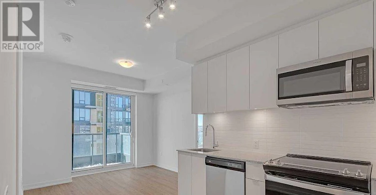1011E-8868 Yonge Street, Richmond Hill, ON, L4C 0T4 - 2