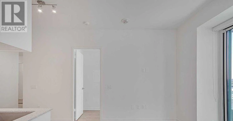 1011E-8868 Yonge Street, Richmond Hill, ON, L4C 0T4 - 10