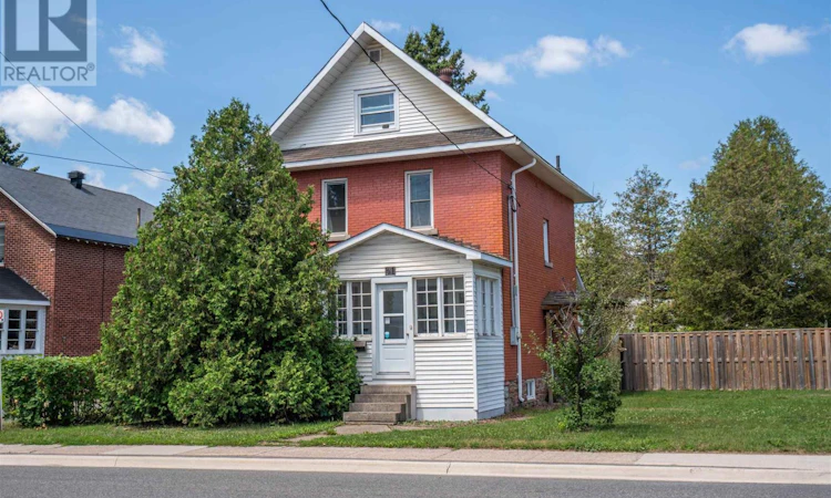 31 St. George's Avenue E