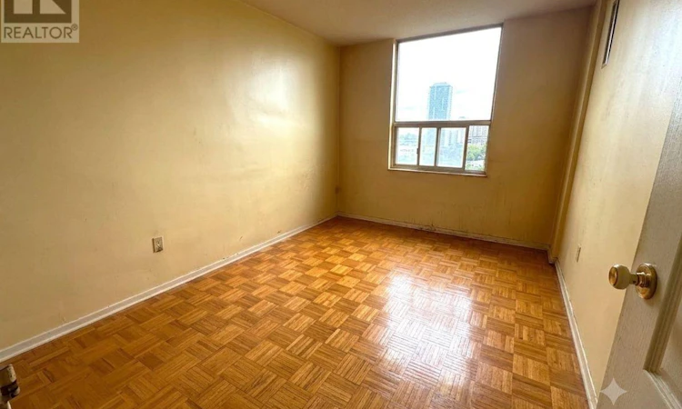 1009-5 Shady Golfway