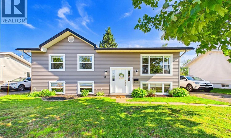 65 Satinwood Drive