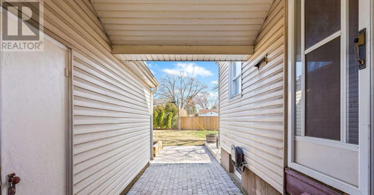 4 Lynn Street WEST, St. Catharines, ON, L2N 3N7 - 2
