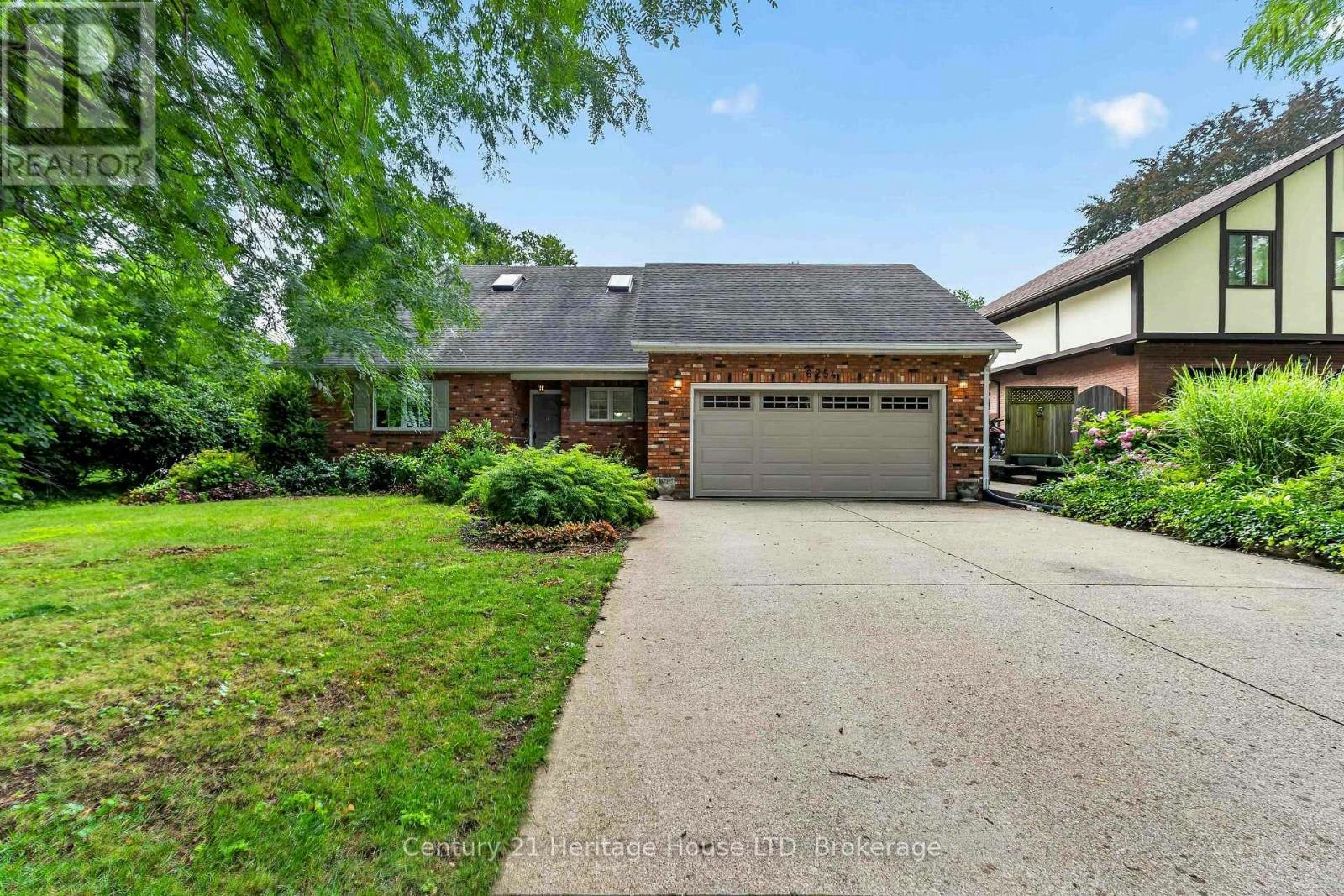 6254 Gore Street, Niagara Falls, ON, L2J 4G5