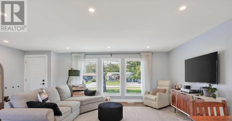 1583 Maxime Street, Ottawa, ON, K1B 3K9 - 4