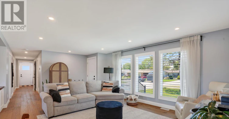1583 Maxime Street, Ottawa, ON, K1B 3K9 - 5