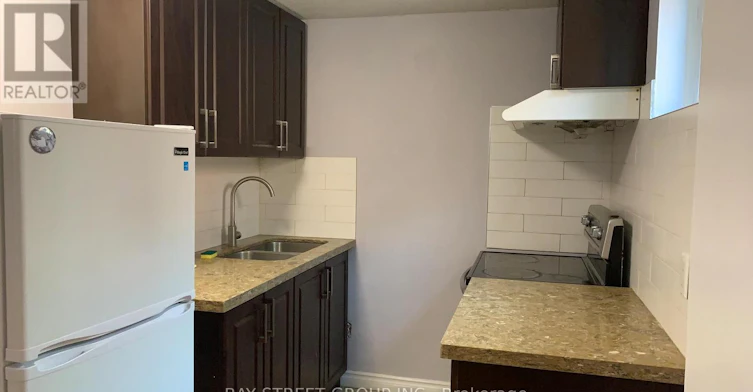 LOWER-870 Consort Crescent, Mississauga, ON, L5C 1J9 - 3
