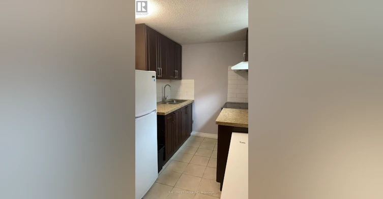 LOWER-870 Consort Crescent, Mississauga, ON, L5C 1J9 - 13