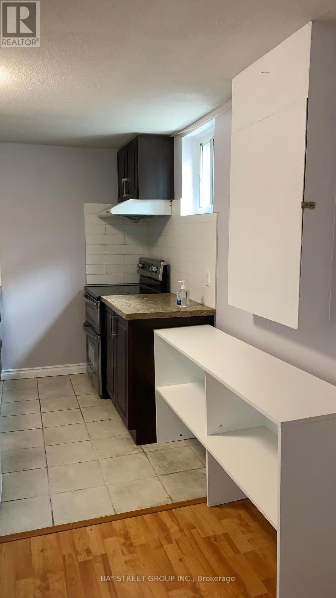 LOWER-870 Consort Crescent, Mississauga, ON, L5C 1J9 - 9