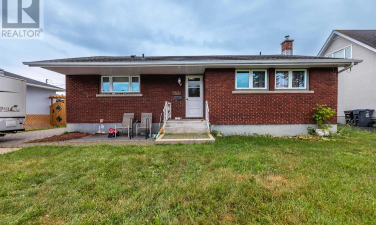 468 Heather Crescent