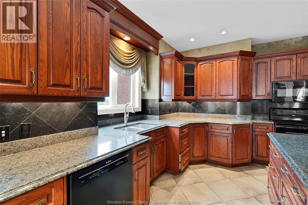 1585 Stoneybrook Crescent, Windsor, ON, N9G 2Z4 - 14