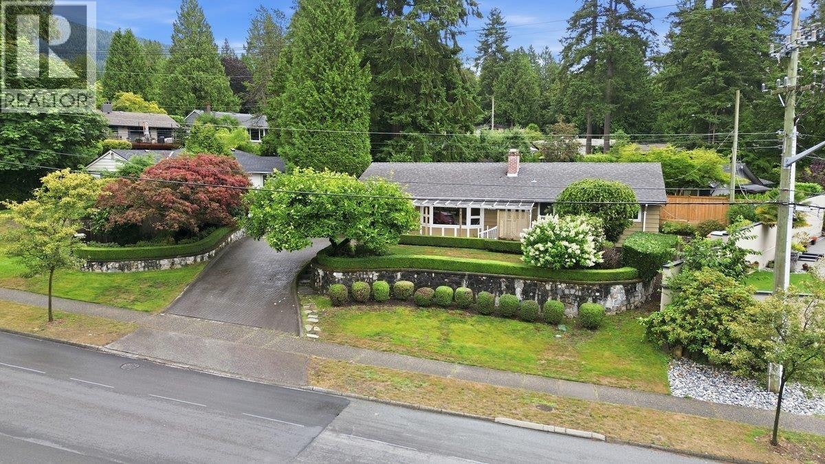 3250 Delbrook Avenue, North Vancouver, BC, V7N 3Y5
